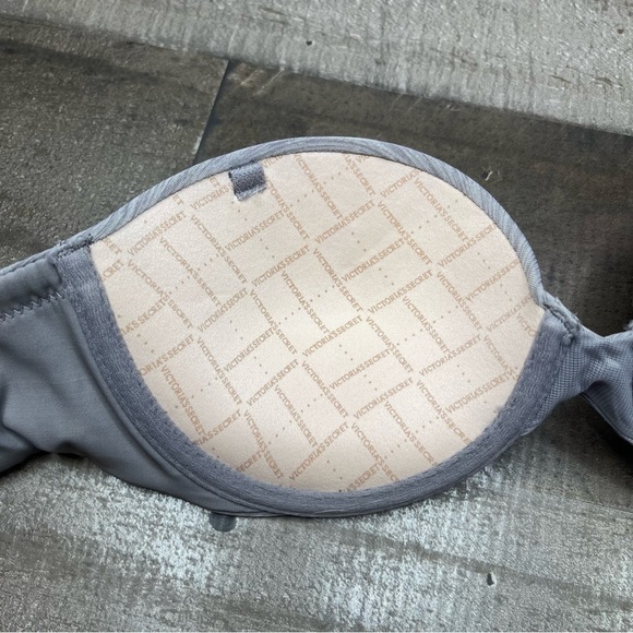 Victoria’s Secret Multi-way Multiposition Bra size 32B - Picture 8 of 13